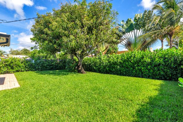 411 SUMMA Street, West Palm Beach, FL 33405
