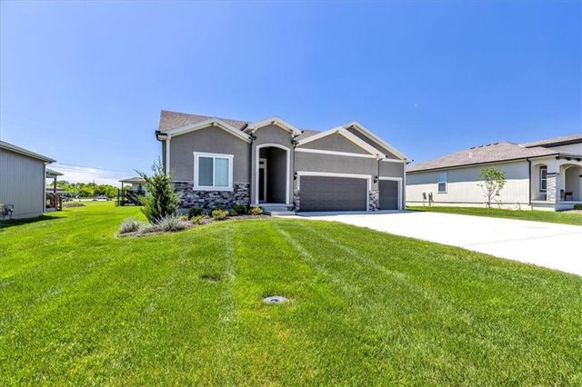 19002 Millview Street, Spring Hill, KS 66083