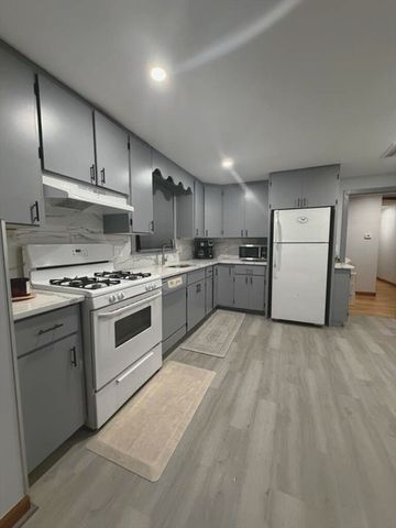 47 School St, Saugus, MA 01906