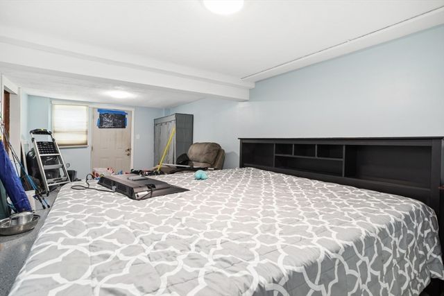 47 School St, Saugus, MA 01906