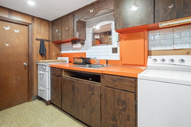 47 School St, Saugus, MA 01906