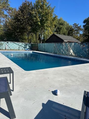 47 School St, Saugus, MA 01906