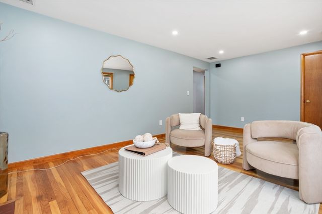 47 School St, Saugus, MA 01906