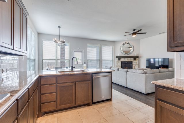 8940 Jewel Flower Drive, Fort Worth, TX 76131