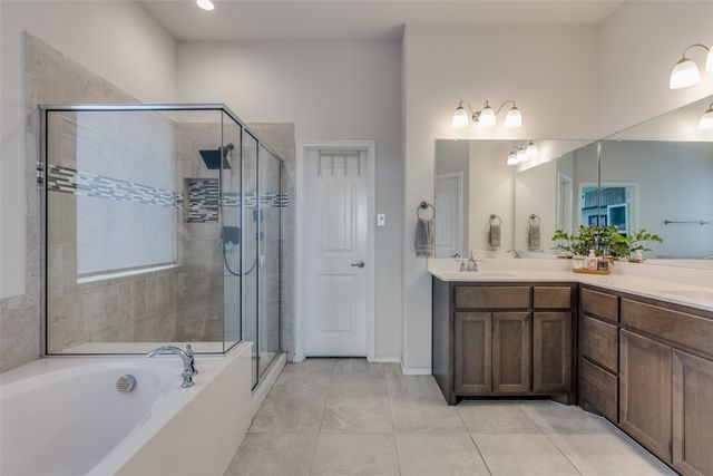 8940 Jewel Flower Drive, Fort Worth, TX 76131