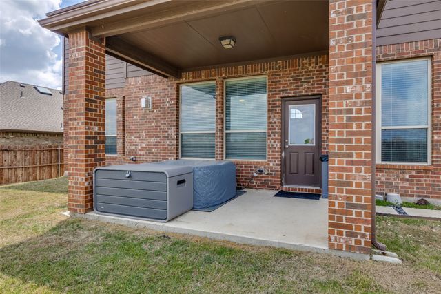 8940 Jewel Flower Drive, Fort Worth, TX 76131