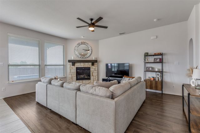 8940 Jewel Flower Drive, Fort Worth, TX 76131