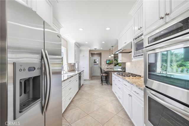9141 Wheatland Ave, Sun Valley, CA 91352