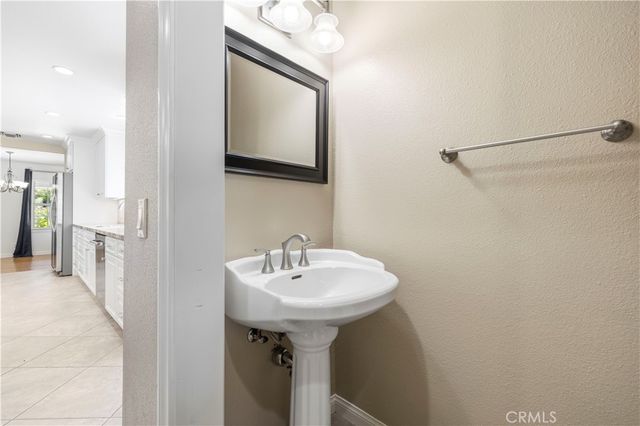 9141 Wheatland Ave, Sun Valley, CA 91352