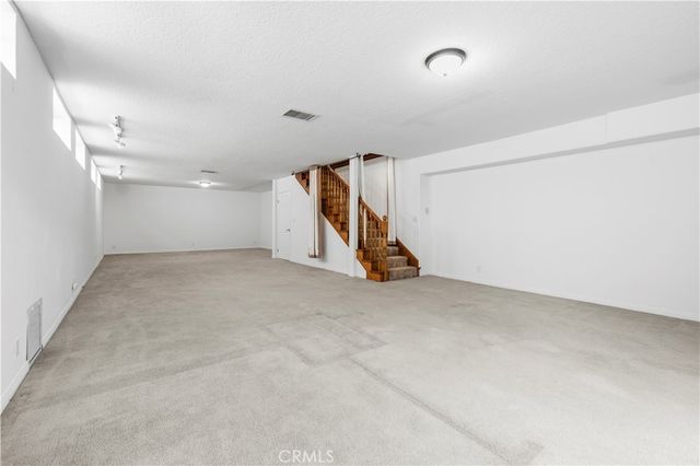 9141 Wheatland Ave, Sun Valley, CA 91352