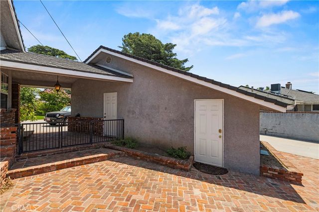9141 Wheatland Ave, Sun Valley, CA 91352