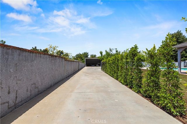 9141 Wheatland Ave, Sun Valley, CA 91352