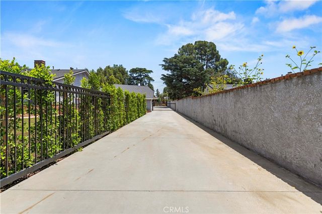 9141 Wheatland Ave, Sun Valley, CA 91352