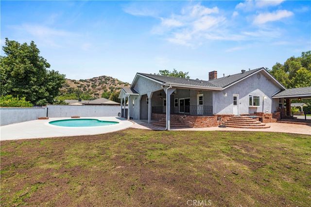 9141 Wheatland Ave, Sun Valley, CA 91352