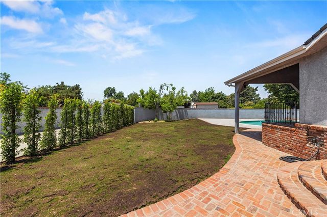 9141 Wheatland Ave, Sun Valley, CA 91352