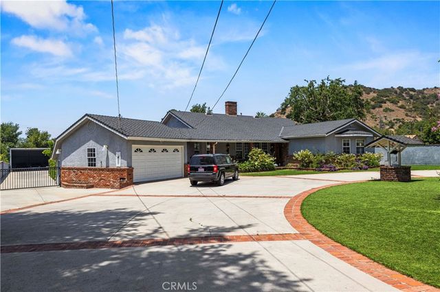 9141 Wheatland Ave, Sun Valley, CA 91352