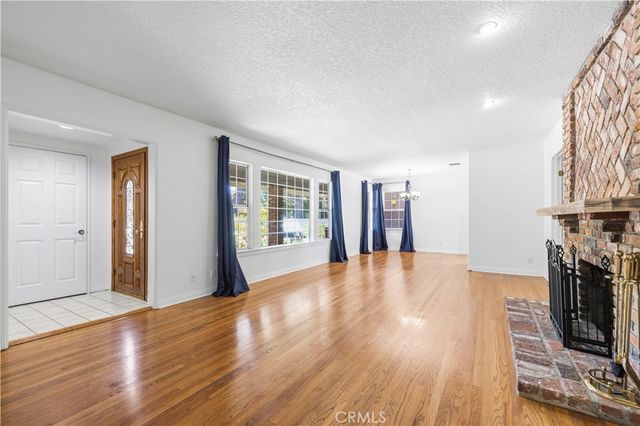 9141 Wheatland Ave, Sun Valley, CA 91352