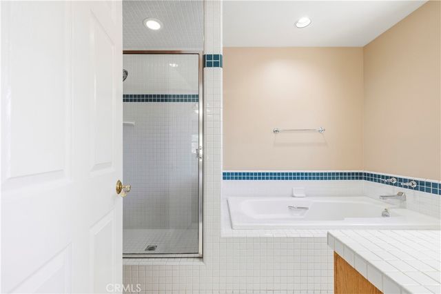 9141 Wheatland Ave, Sun Valley, CA 91352