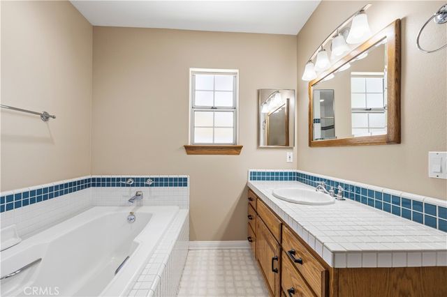 9141 Wheatland Ave, Sun Valley, CA 91352