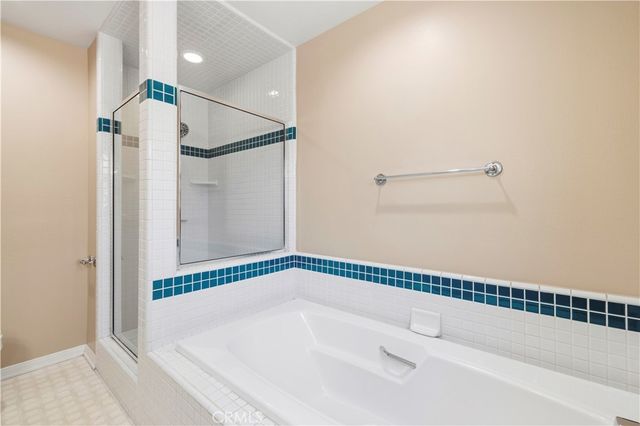 9141 Wheatland Ave, Sun Valley, CA 91352