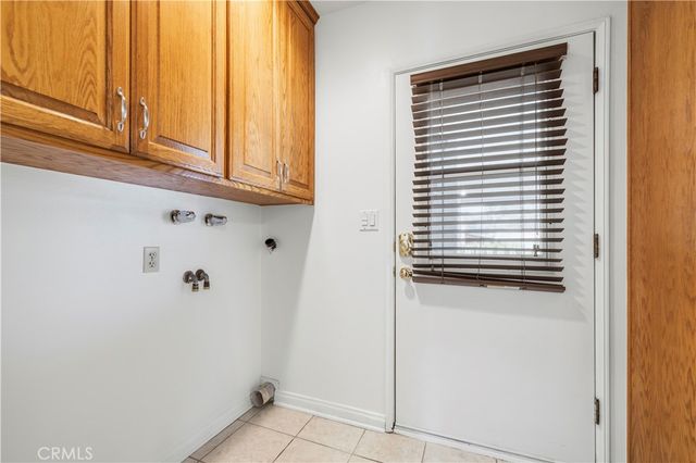 9141 Wheatland Ave, Sun Valley, CA 91352