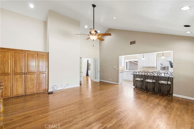 9141 Wheatland Ave, Sun Valley, CA 91352