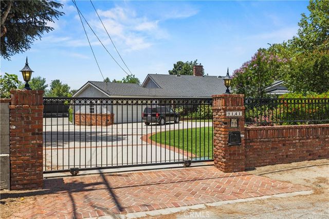 9141 Wheatland Ave, Sun Valley, CA 91352