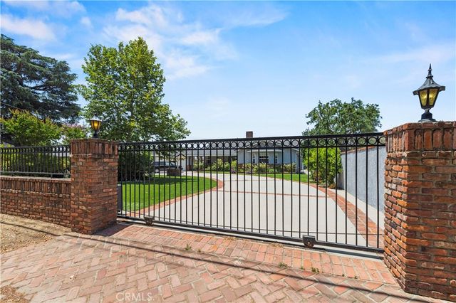 9141 Wheatland Ave, Sun Valley, CA 91352
