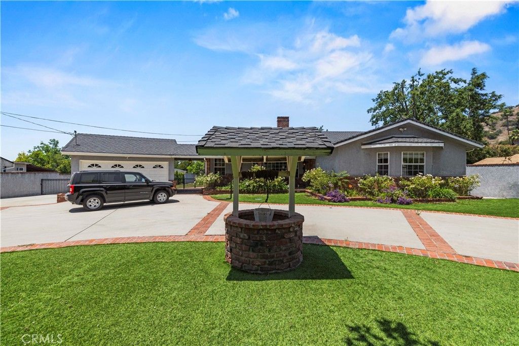 9141 Wheatland Ave, Sun Valley, CA 91352