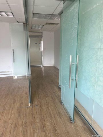 136-31 41st Avenue 5D, Flushing, NY 11355