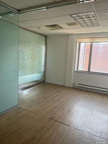 136-31 41st Avenue 5D, Flushing, NY 11355