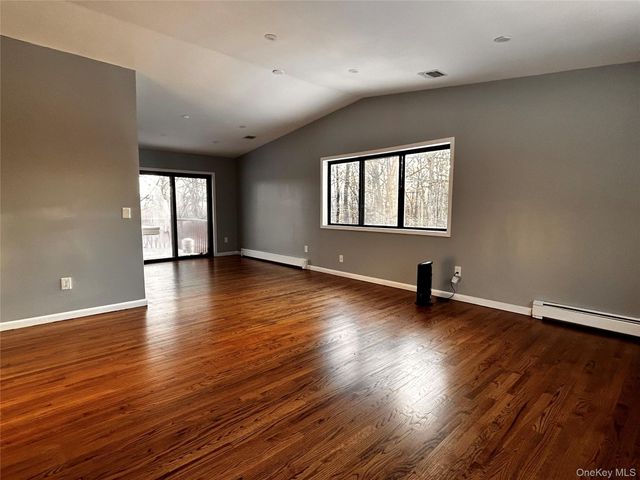 218 Beattie Road, Rock Tavern, NY 10992