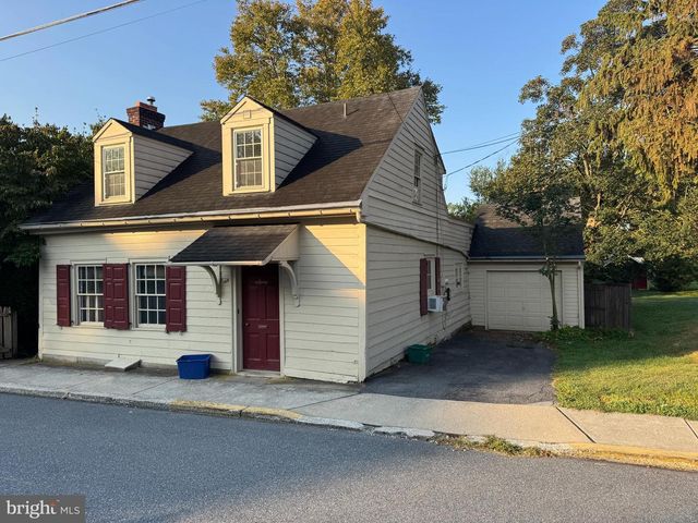 162 N CHARLOTTE ST, Manheim, PA 17545