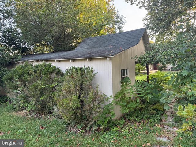 162 N CHARLOTTE ST, Manheim, PA 17545