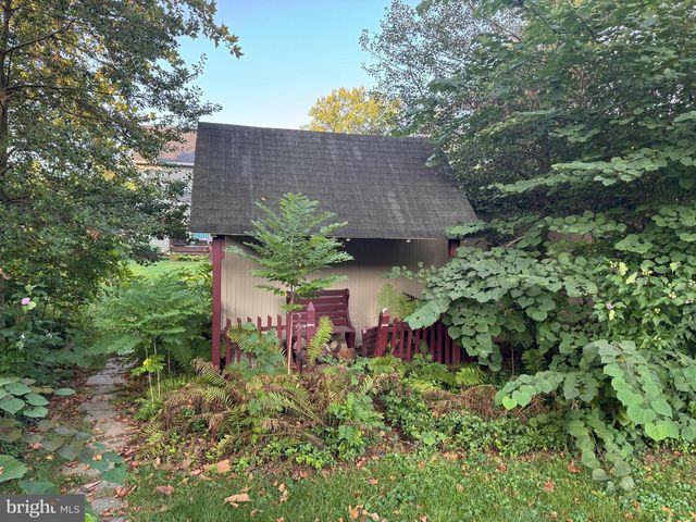 162 N CHARLOTTE ST, Manheim, PA 17545