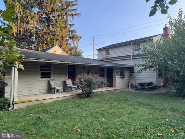 162 N CHARLOTTE ST, Manheim, PA 17545