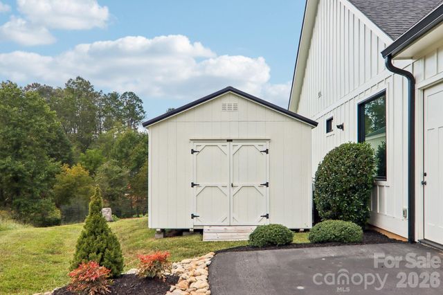 107 New Pinner Place, Arden, NC 28704