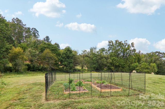 107 New Pinner Place, Arden, NC 28704