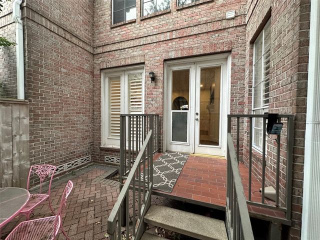 6857 Staffordshire Boulevard, Houston, TX 77030