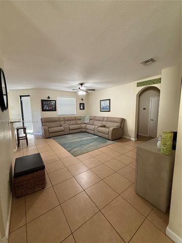11628 SW 235th St, Homestead, FL 33032