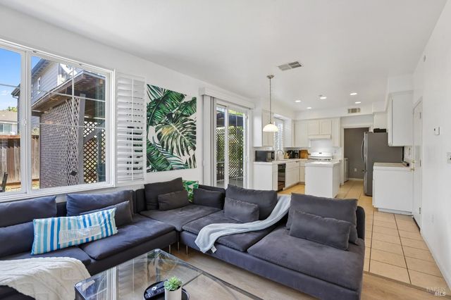 220 Golden Brook Ln, American Canyon, CA 94503
