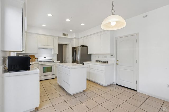 220 Golden Brook Ln, American Canyon, CA 94503