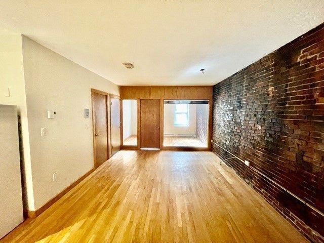 5 Thacher Court 1, Boston, MA 02113