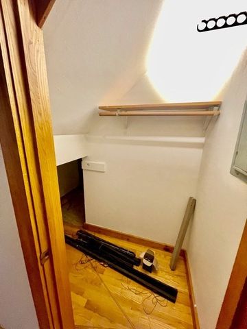 5 Thacher Court 1, Boston, MA 02113