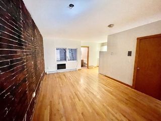 5 Thacher Court 1, Boston, MA 02113