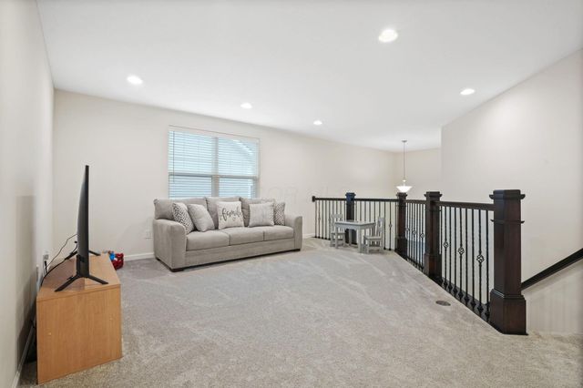 8489 Chickasaw Way, Plain City, OH 43064