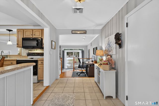 103 Maple Avenue, Old Saybrook, CT 06475