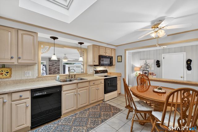 103 Maple Avenue, Old Saybrook, CT 06475