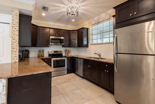 4802 W Bexley Park Drive, Delray Beach, FL 33445