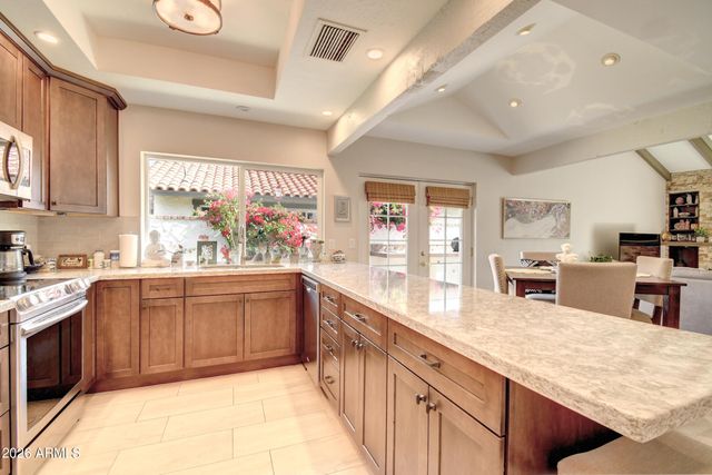 5718 N SCOTTSDALE Road, Paradise Valley, AZ 85253
